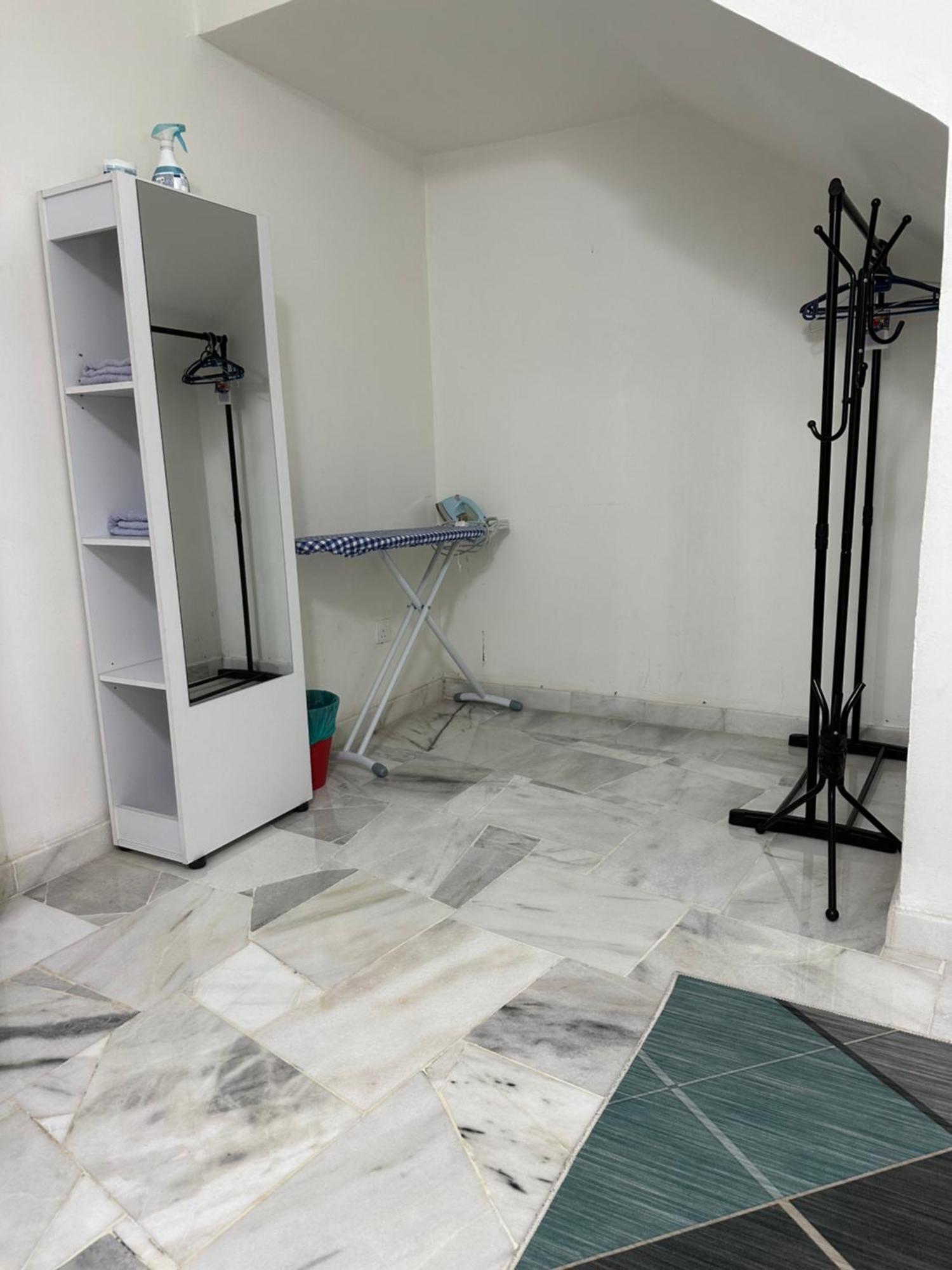 Desa Damai Fully Air Cond And Self Check In #7 Pax Apartamento