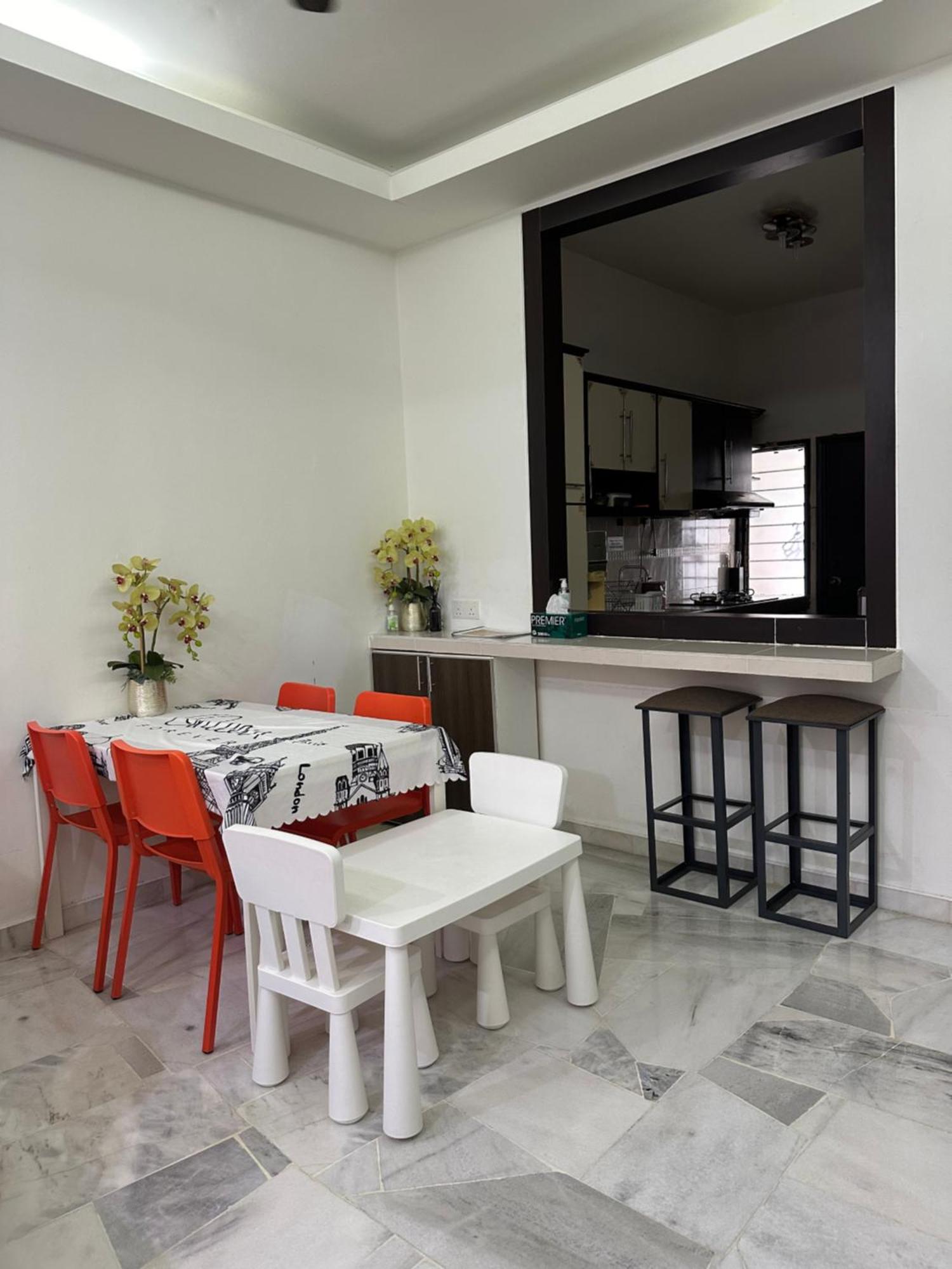 Desa Damai Fully Air Cond And Self Check In #7 Pax Apartamento *