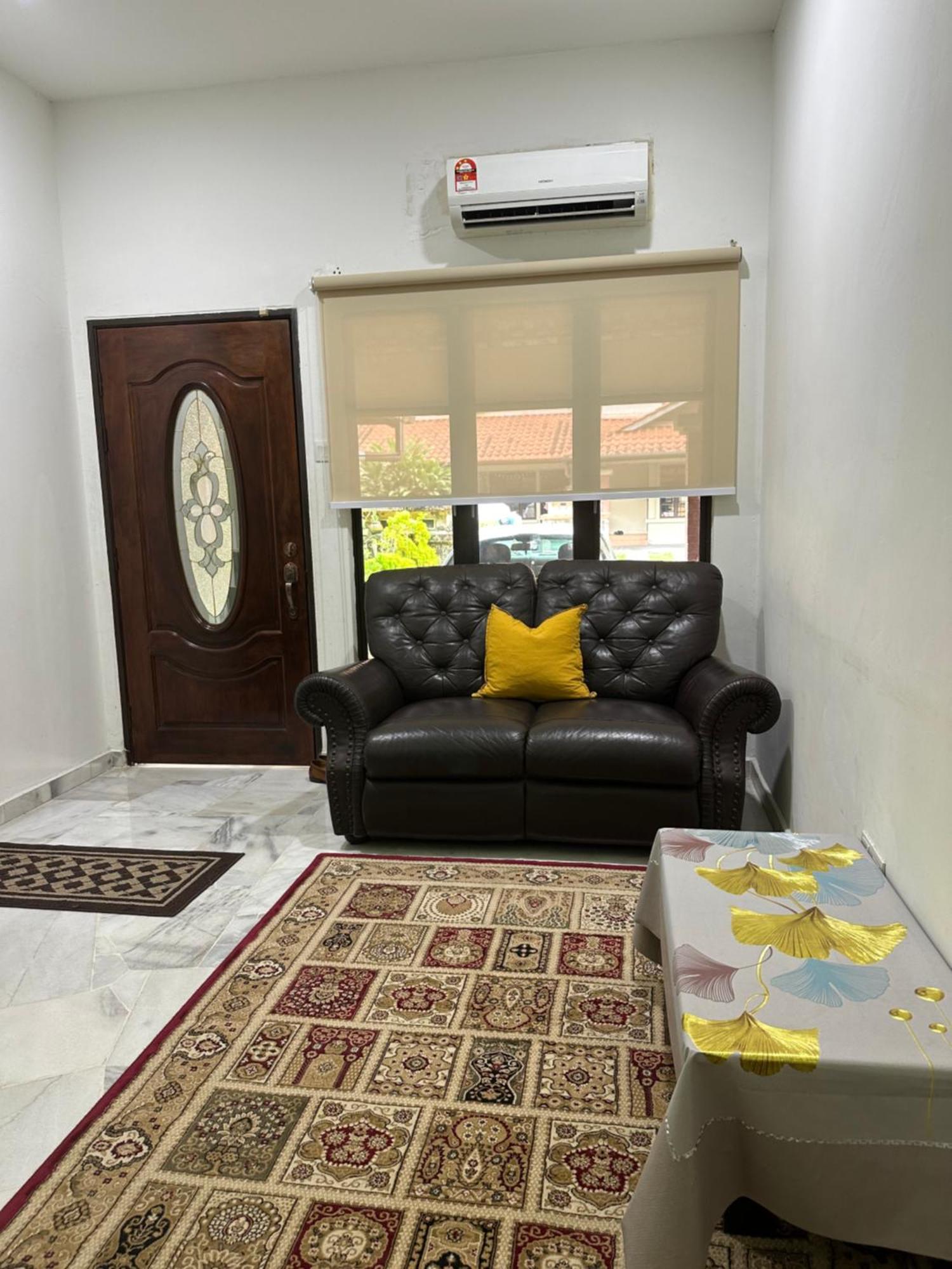 Apartamento Desa Damai Fully Air Cond And Self Check In #7 Pax